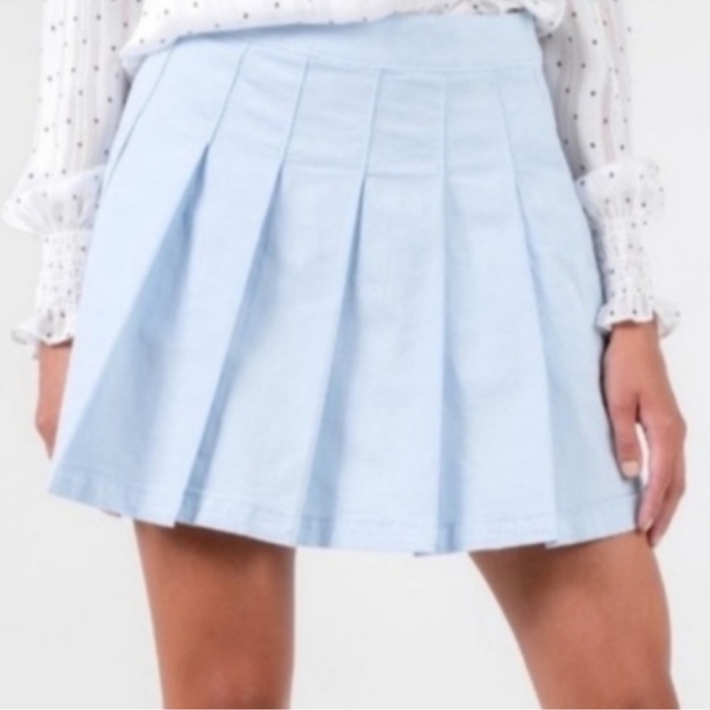 American Eagle Outfitters Light Blue Pleated Schoolgirl Tennis
Mini Skirt 2/XS